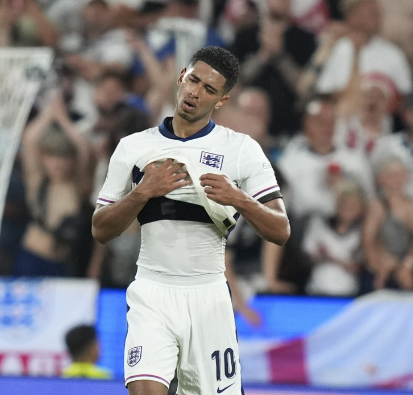 曾因点球判 曾因点球判